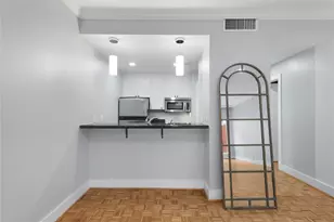7929 Woodway Dr, Houston, TX 77063 - Photo 12