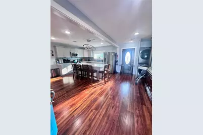2811 Avenue Q 1/2, Galveston, TX 77550 - Photo 8