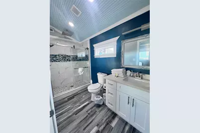 2811 Avenue Q 1/2, Galveston, TX 77550 - Photo 12