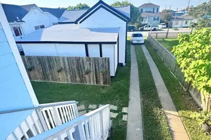 2811 Ave Q 1/2, Galveston, TX 77550 - Photo 10