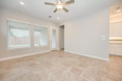 10738 Bridgeport Path Court, Missouri City, TX 77459 - Photo 6