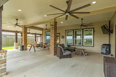 441 Twin Lakes Boulevard W, West Columbia, TX 77486 - Photo 4