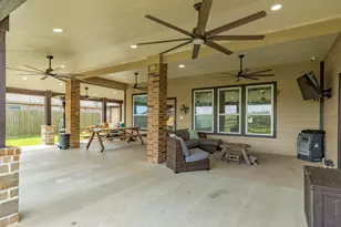 441 Twin Lakes Blvd W, West Columbia, TX 77486 - Photo 4