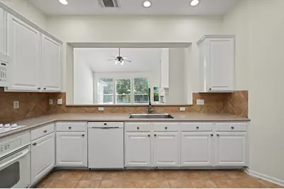 14 S Rambling Ridge Place, The Woodlands, TX 77385 - Photo 16