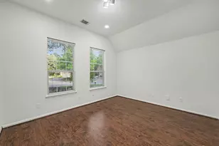 14 S Rambling Ridge Pl, The Woodlands, TX 77385 - Photo 8