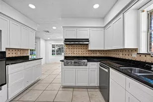 3910 Chile Dr, Pasadena, TX 77504 - Photo 10