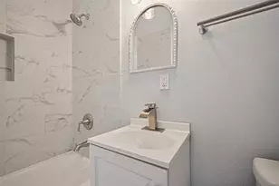 2420 McDuffie St, Houston, TX 77019 - Photo 18