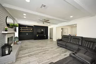 5506 Pebble Springs Dr, Houston, TX 77066 - Photo 4