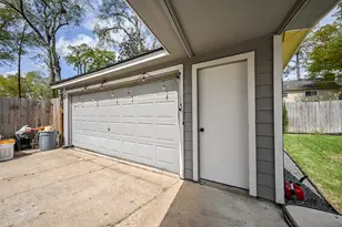 5506 Pebble Springs Dr, Houston, TX 77066 - Photo 18