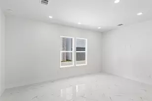 7554 Dyer St, Houston, TX 77088 - Photo 14