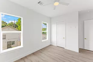 7554 Dyer St, Houston, TX 77088 - Photo 16