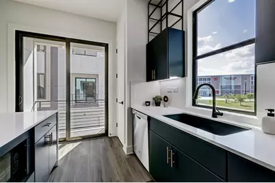 4722 Old Spanish Trail #B201, Houston, TX 77021 - Photo 10