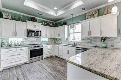 950 Seadrift Drive, Crystal Beach, TX 77650 - Photo 4