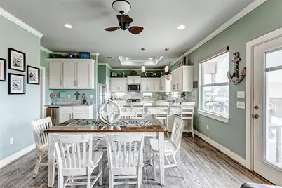 950 Seadrift Drive, Crystal Beach, TX 77650 - Photo 6