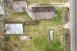 306 S Winfree St, Dayton, TX 77535 - Photo 12