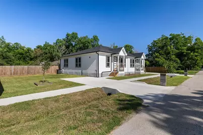 4802 Angleton Street #A, Houston, TX 77033 - Photo 2
