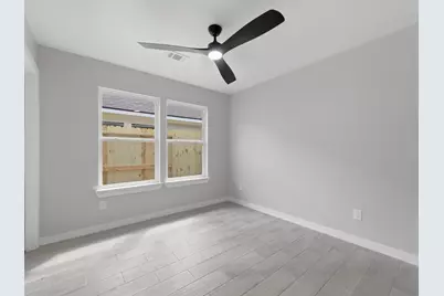 308 S 11th St, Conroe, TX 77301 - Photo 18