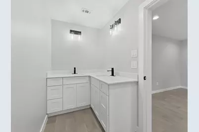 308 S 11th St, Conroe, TX 77301 - Photo 16