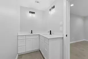 308 S 11th St, Conroe, TX 77301 - Photo 16