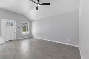 308 S 11th St, Conroe, TX 77301 - Photo 6