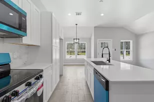 308 S 11th St, Conroe, TX 77301 - Photo 10