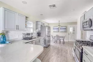 1715 Imperial Crown Dr, Houston, TX 77043 - Photo 2