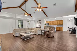 35 Rose Hill Ct, Huntsville, TX 77320 - Photo 6