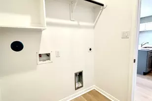 607 W Bayshore Dr, Palacios, TX 77465 - Photo 12