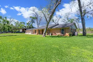 400 Pecan Estates Rd, Angleton, TX 77515 - Photo 22