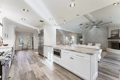 10703 Deerwood Road, Houston, TX 77042 - Photo 6