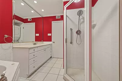 8211 Katy Freeway #19, Houston, TX 77024 - Photo 22