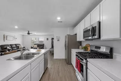 9911 Stoney Spring Lane, Baytown, TX 77521 - Photo 14