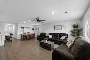 9911 Stoney Spg Ln, Baytown, TX 77521 - Photo 8