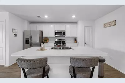 9911 Stoney Spring Lane, Baytown, TX 77521 - Photo 12