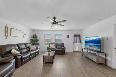 9911 Stoney Spring Lane, Baytown, TX 77521 - Photo 6