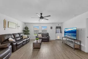 9911 Stoney Spg Ln, Baytown, TX 77521 - Photo 6