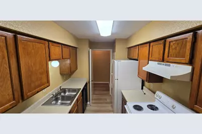 9700 Leawood Boulevard #1002, Houston, TX 77099 - Photo 12