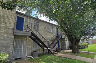 9700 Leawood Blvd, Houston, TX 77099 - Photo 1