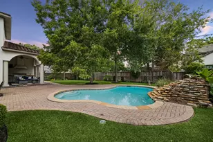 8730 Winningham Ln, Houston, TX 77055 - Photo 36
