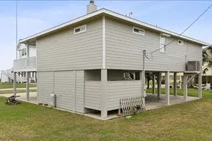 2295 Trinidad Dr, Crystal Beach, TX 77650 - Photo 28
