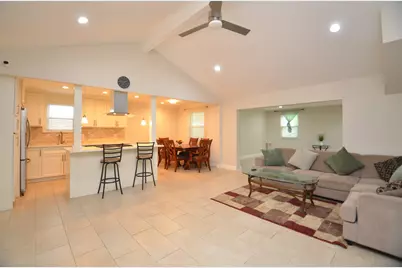 5834 Ludington Drive, Houston, TX 77035 - Photo 10