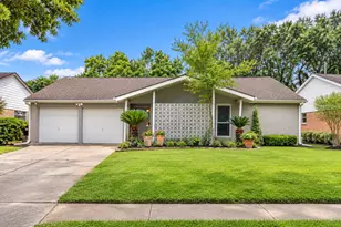 5834 Ludington Dr, Houston, TX 77035 - Photo 2