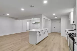 6026 Diamond Ct, Texas City, TX 77591 - Photo 12