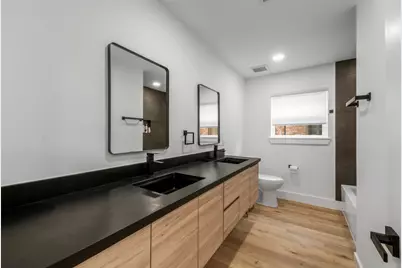 4423 Lymbar Drive, Houston, TX 77096 - Photo 32