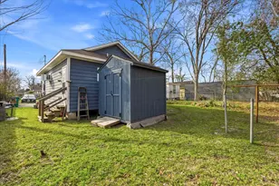 1802 Fort Worth St, Baytown, TX 77520 - Photo 12