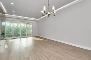 1320 Eberhard St, Houston, TX 77019 - Photo 10