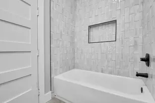 1320 Eberhard St, Houston, TX 77019 - Photo 6
