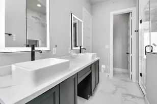 1320 Eberhard St, Houston, TX 77019 - Photo 34