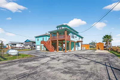 1127 County Road 299, Sargent, TX 77414 - Photo 6