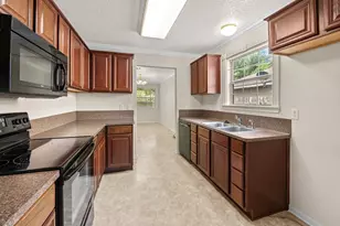 845 Clubside Dr, East Bernard, TX 77435 - Photo 8
